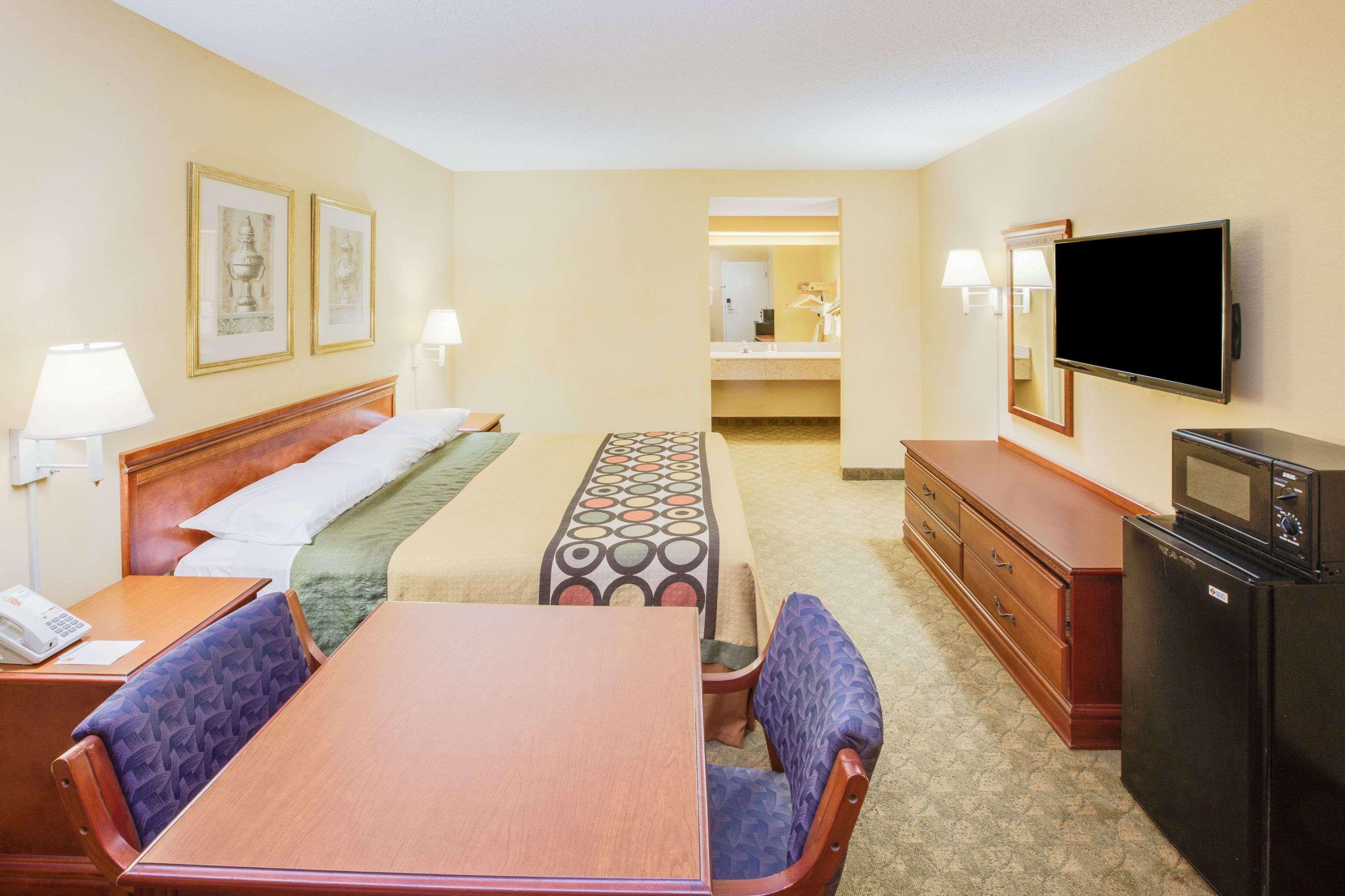 Super 8 by Wyndham Diberville Biloxi Area Eksteriør billede